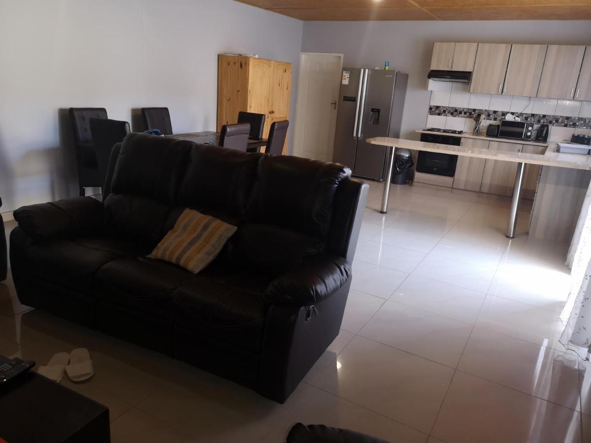 Tuvawa Luxury Suites Walvis Bay Exterior foto